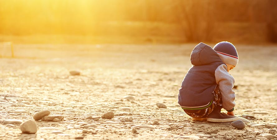 Bambini autistici: come aiutarli con ausili e riabilitazione